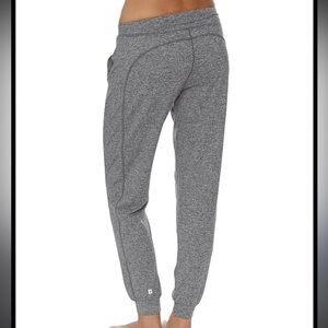 NWT Sweat Betty Ahimsa Yoga Trouser Short